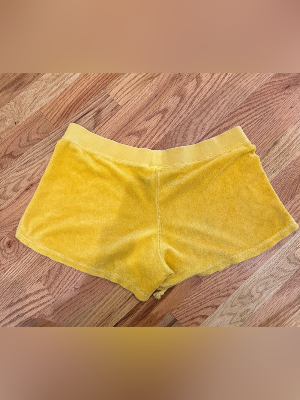 Juicy Couture Yellow Terry Shorts Size M - Picture 2 of 3